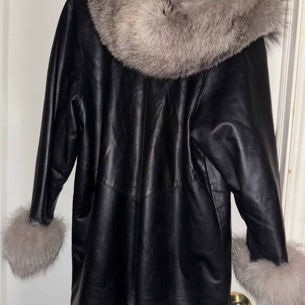 Black Siver Fox Trim Coat - Picture 3 of 6